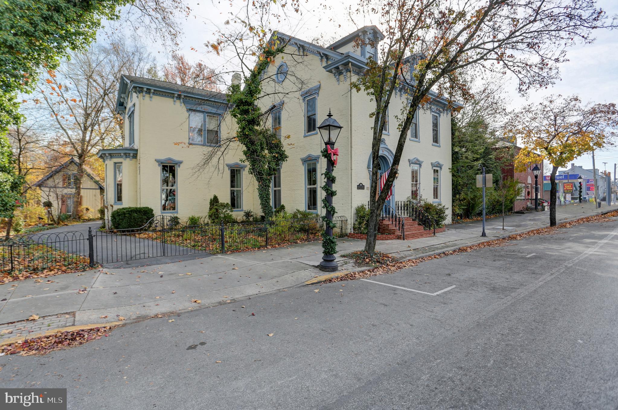 78 - 80 W King STREET