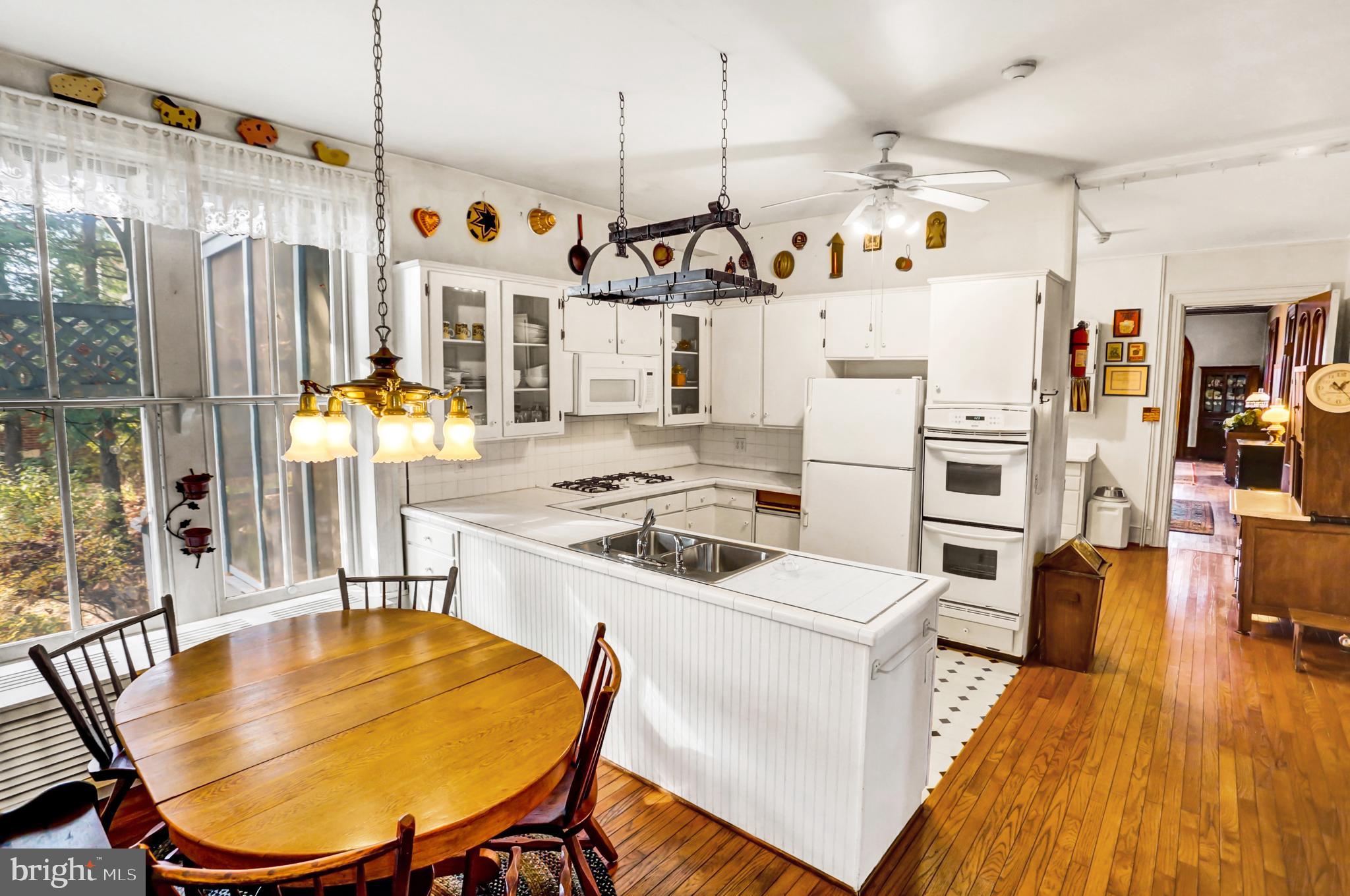 78 - 80 W King STREET