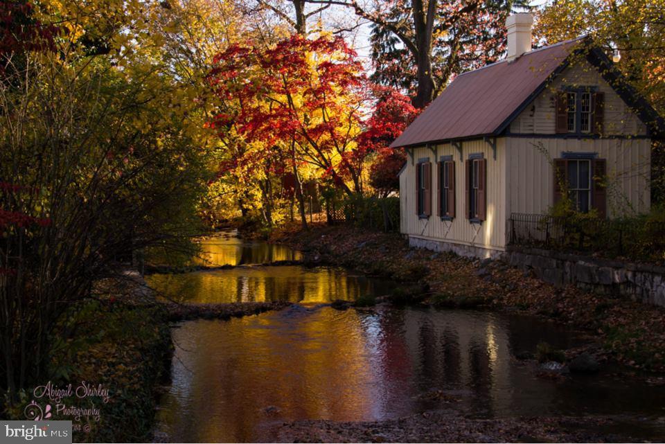 78 - 80 W King STREET