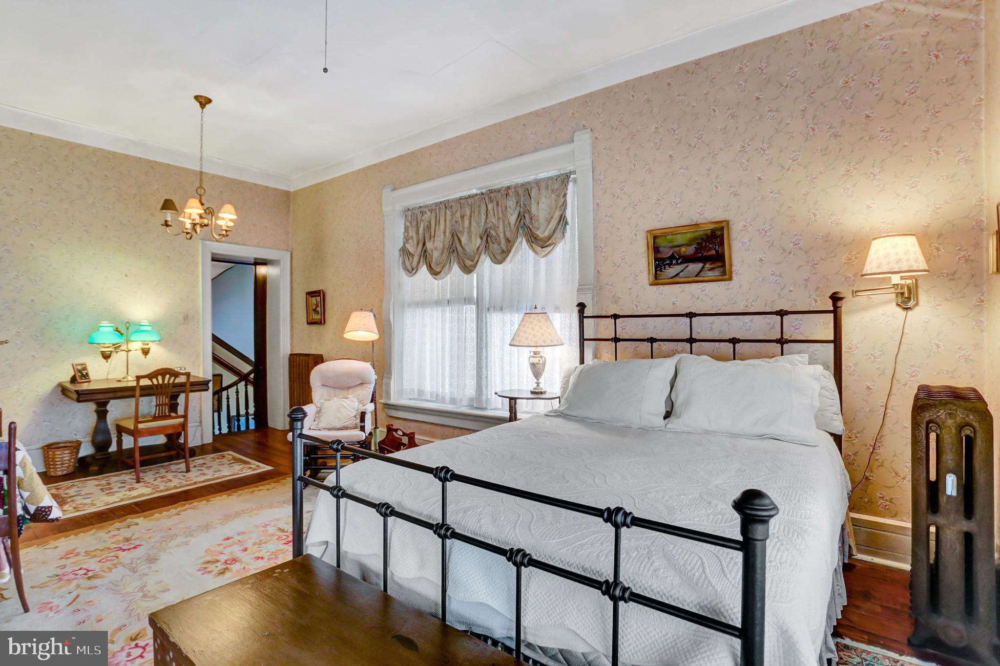 78 - 80 W King STREET