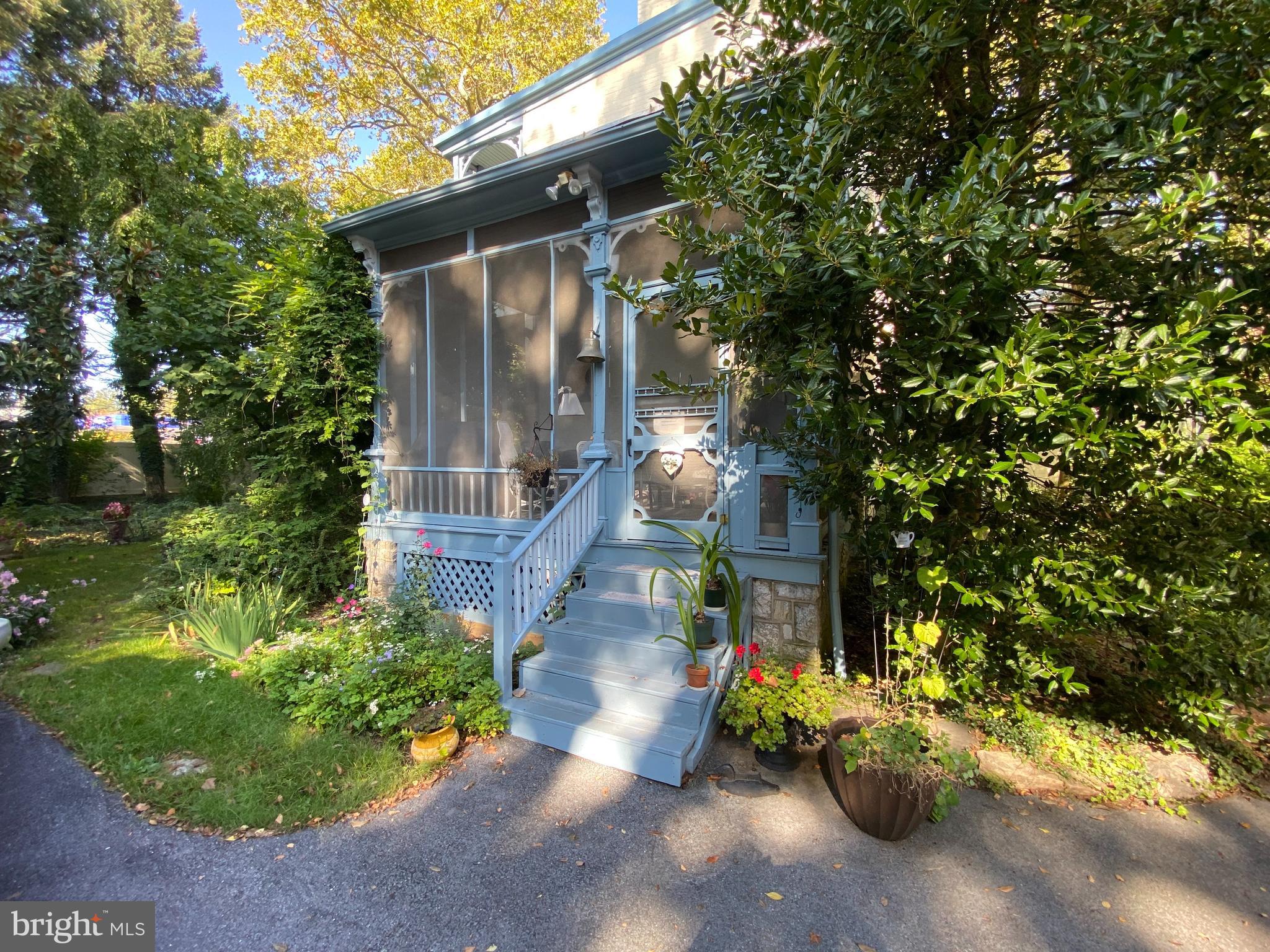 78 - 80 W King STREET