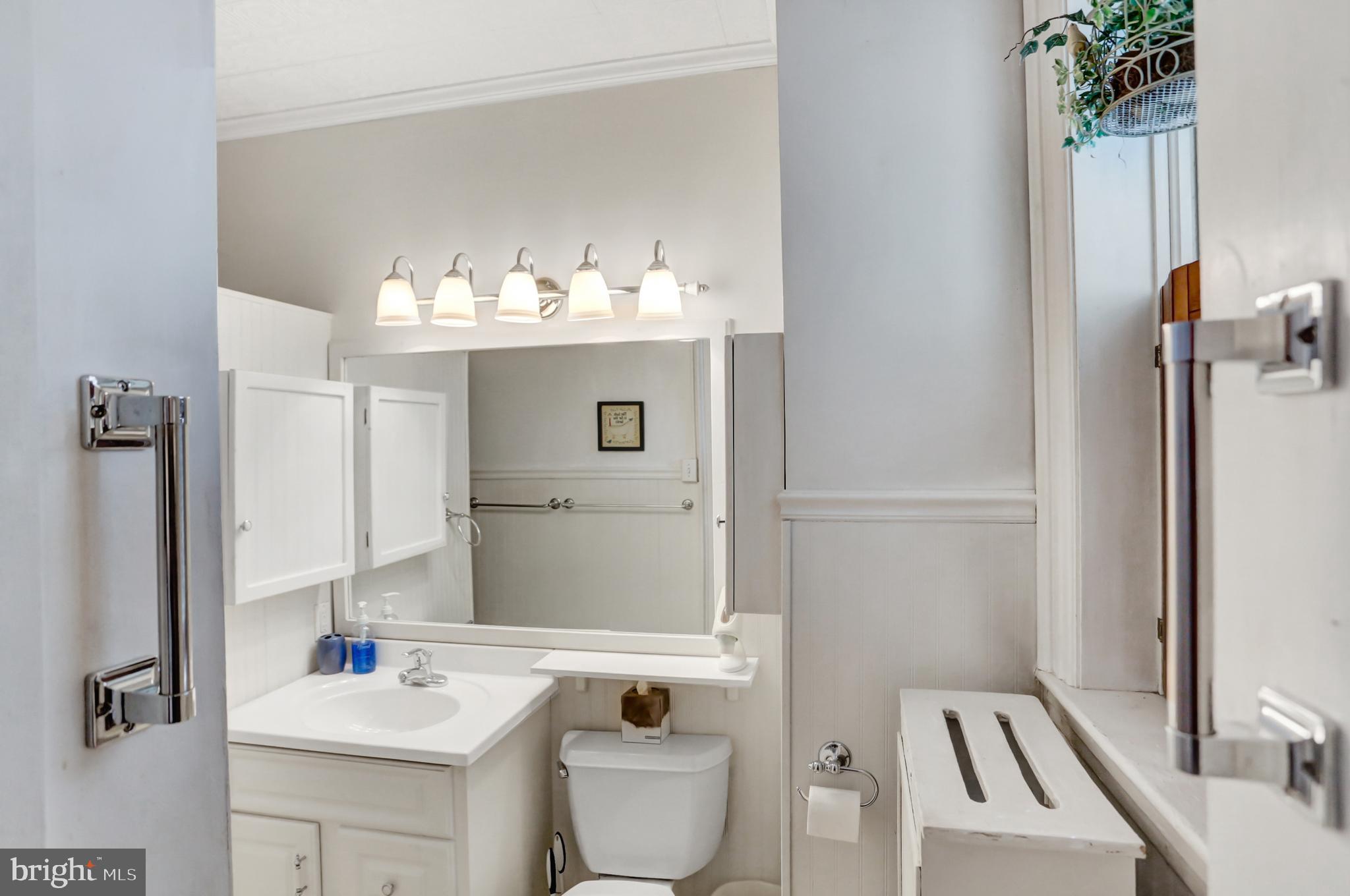 78 - 80 W King STREET