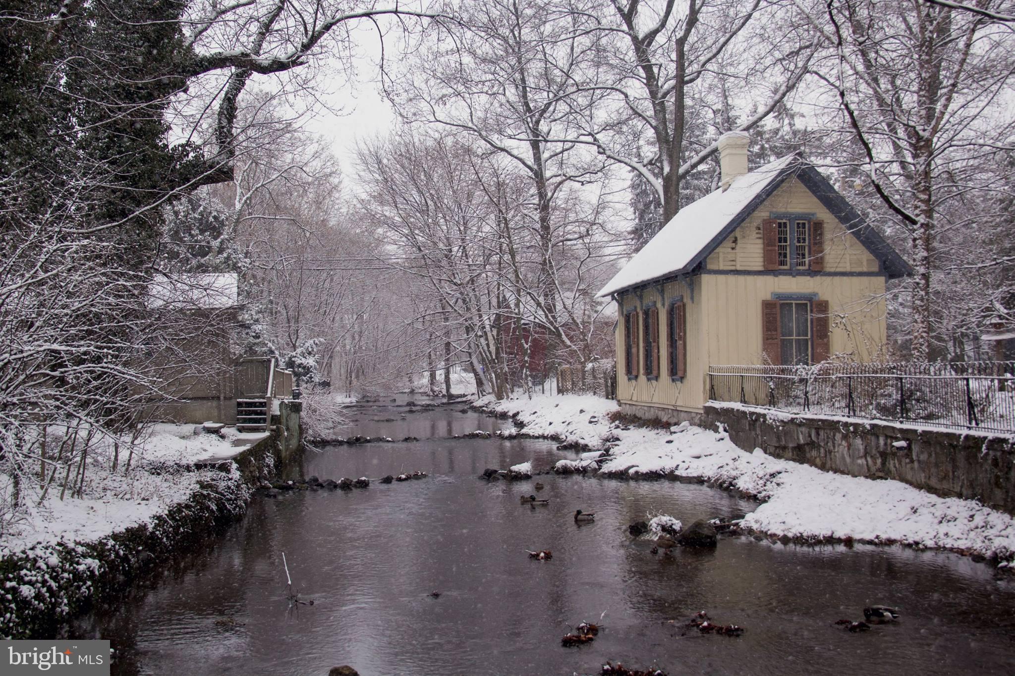 78 - 80 W King STREET