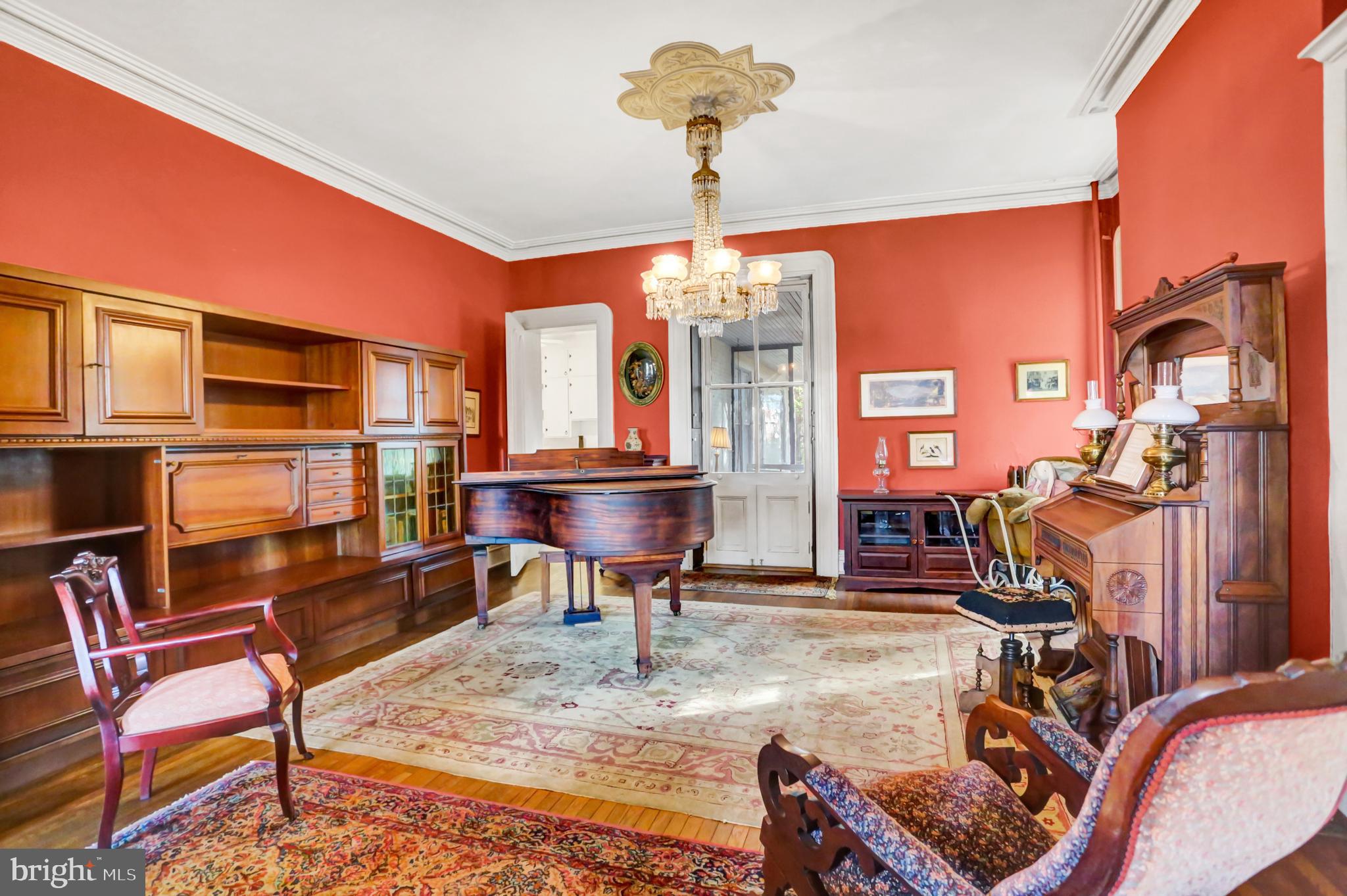 78 - 80 W King STREET