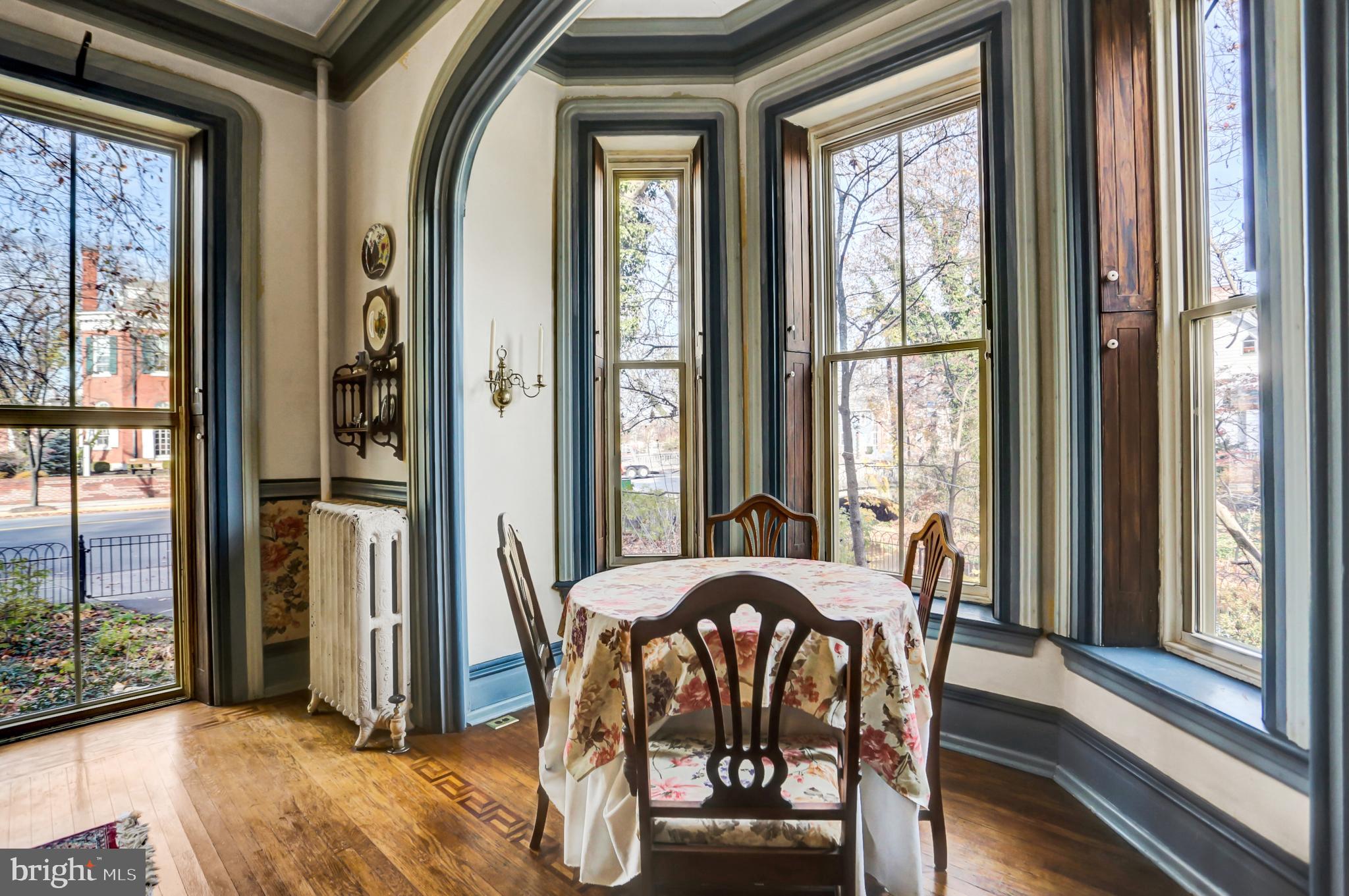 78 - 80 W King STREET