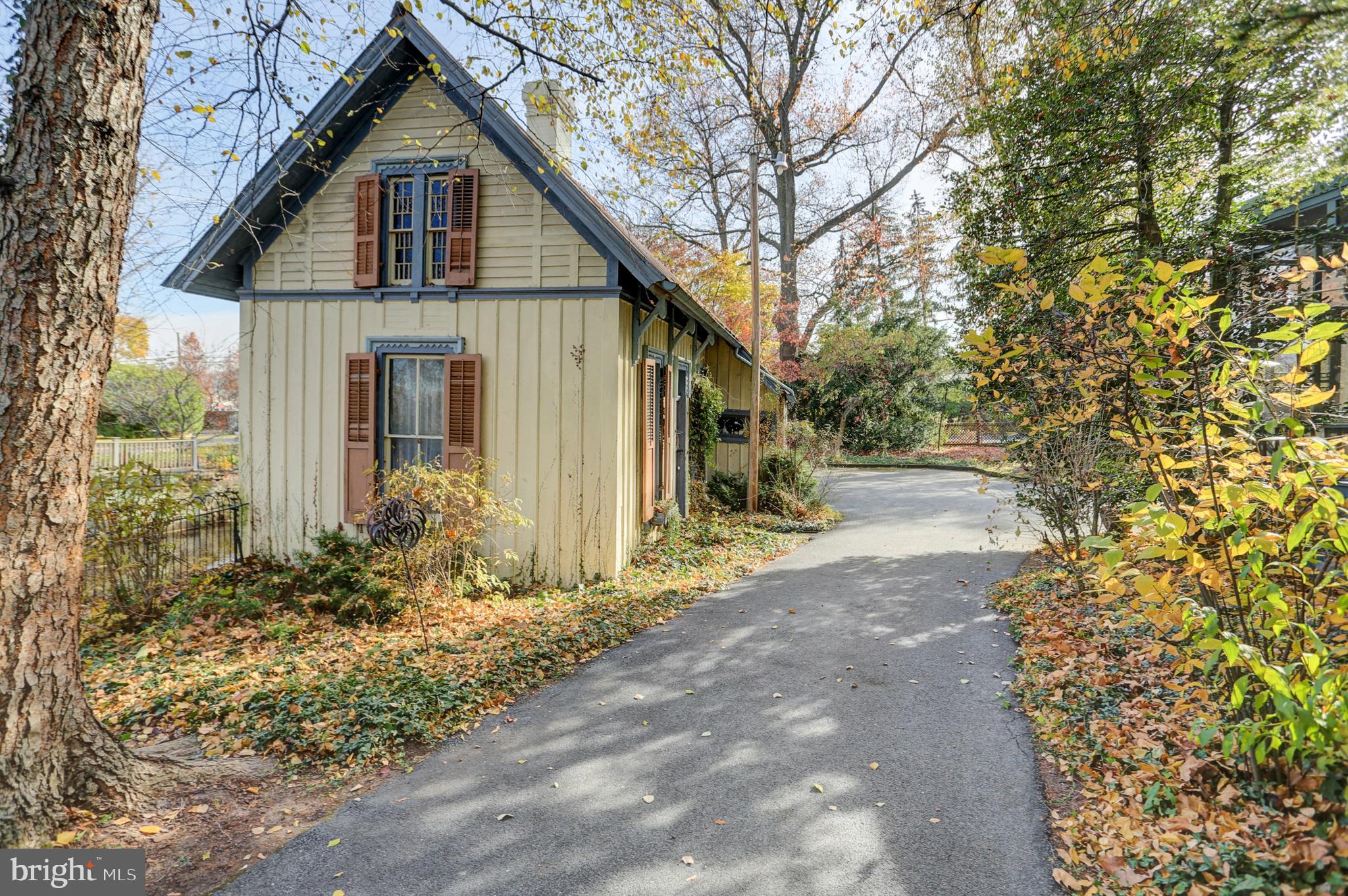 78 - 80 W King STREET