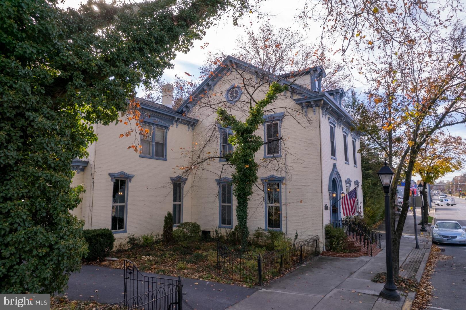 78 - 80 W King STREET