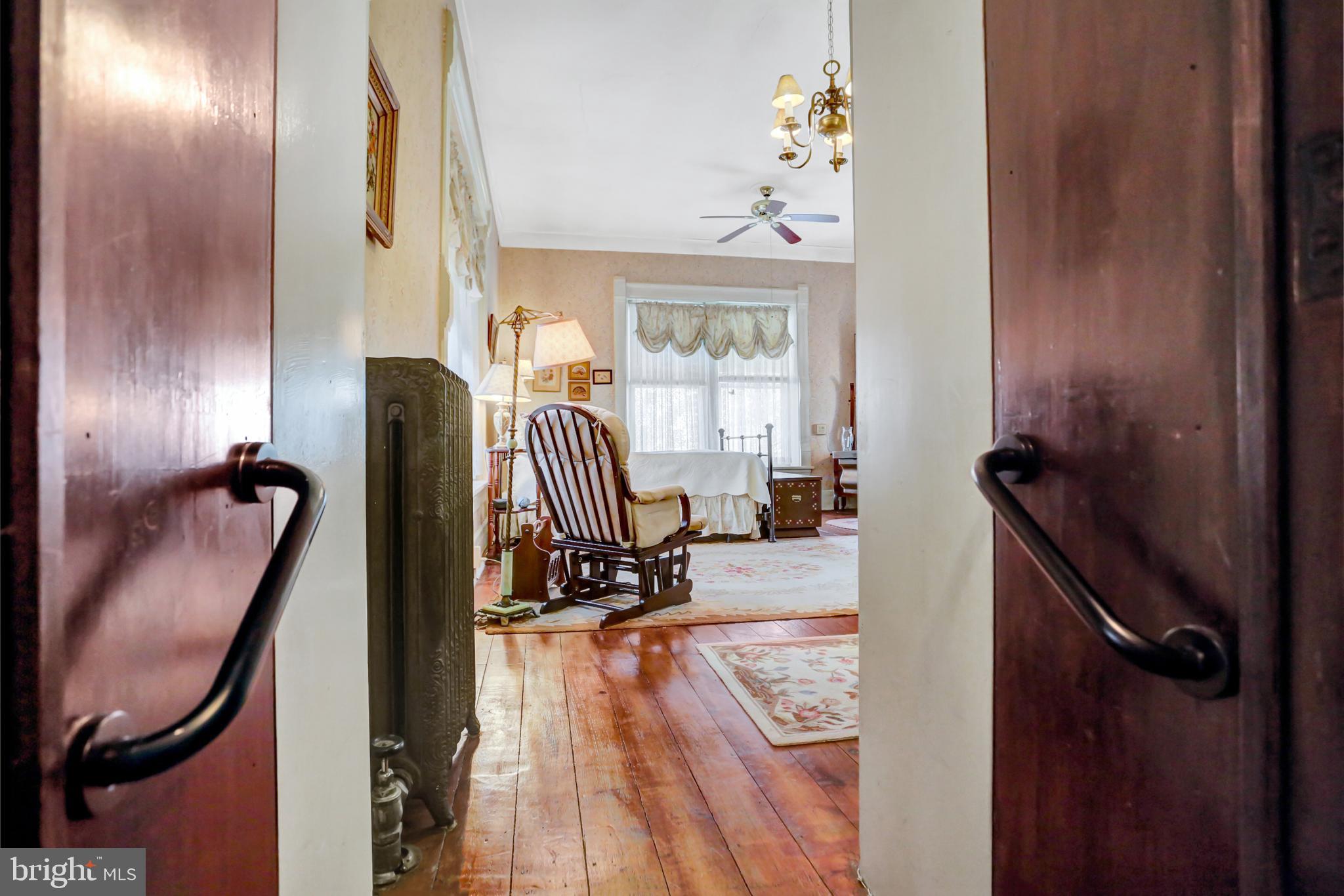 78 - 80 W King STREET