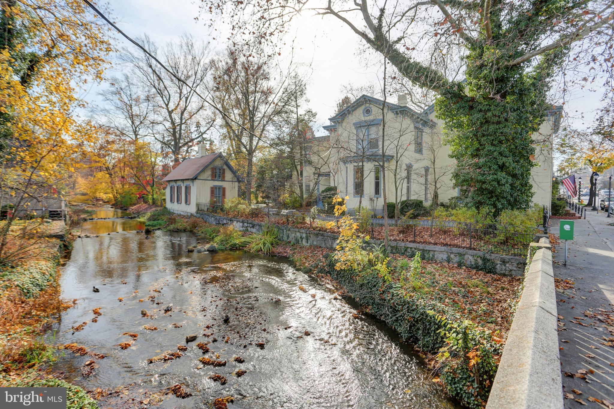 78 - 80 W King STREET