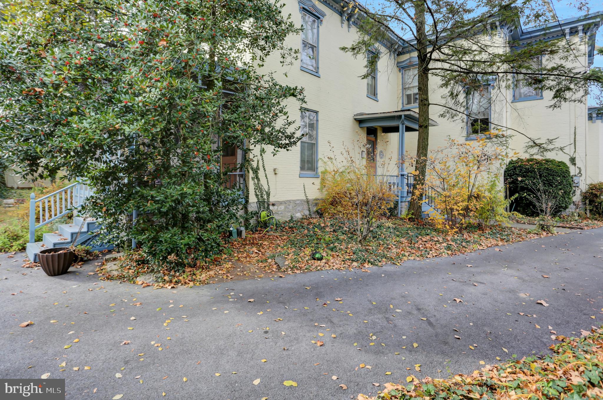 78 - 80 W King STREET