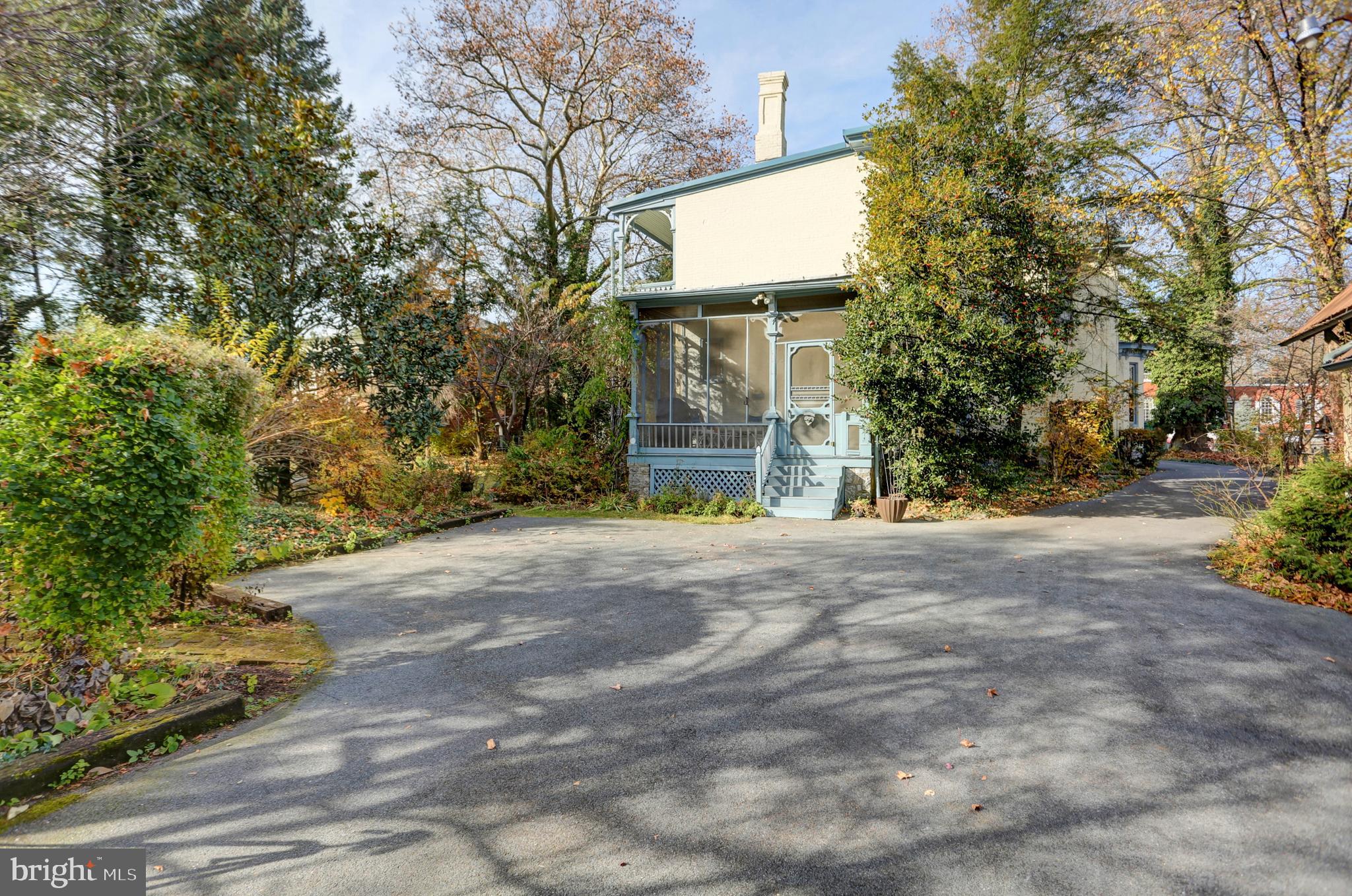 78 - 80 W King STREET