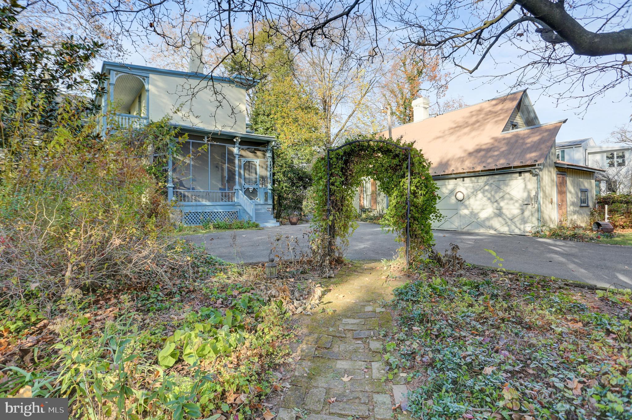 78 - 80 W King STREET