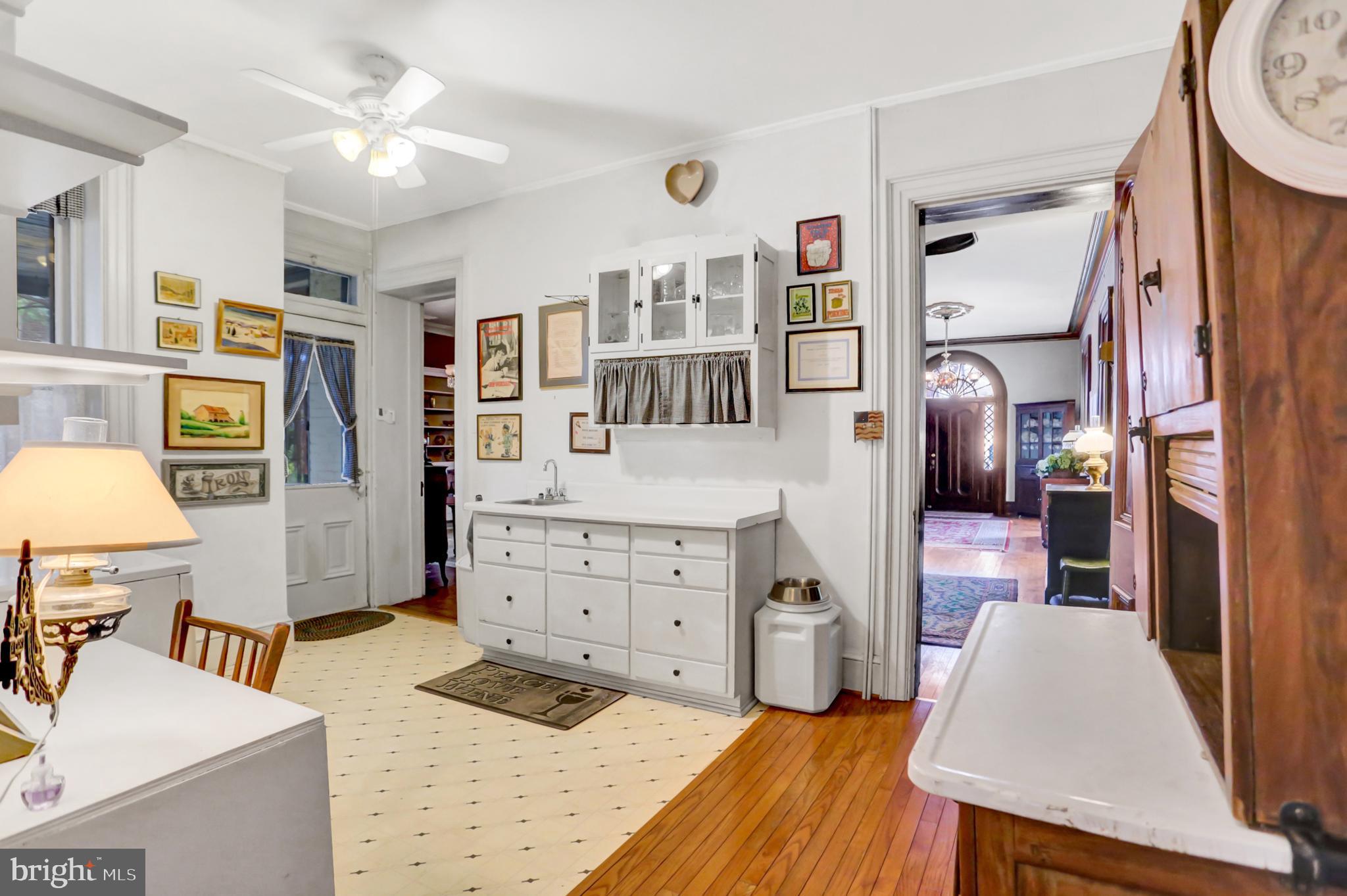 78 - 80 W King STREET