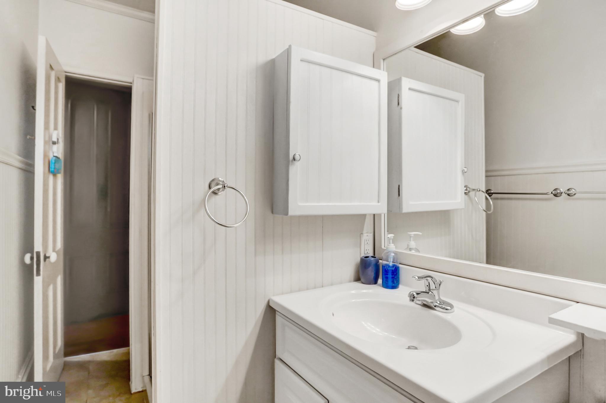 78 - 80 W King STREET