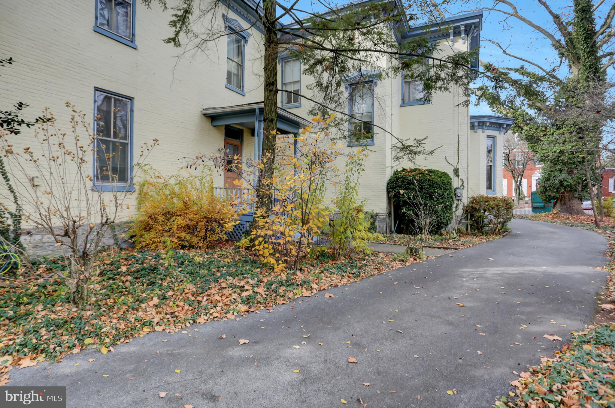 78 - 80 W King STREET