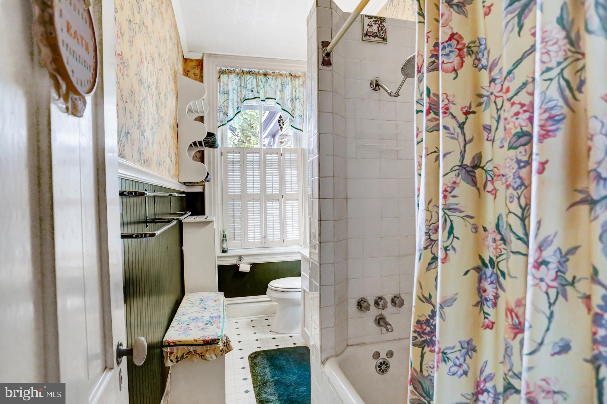 78 - 80 W King STREET