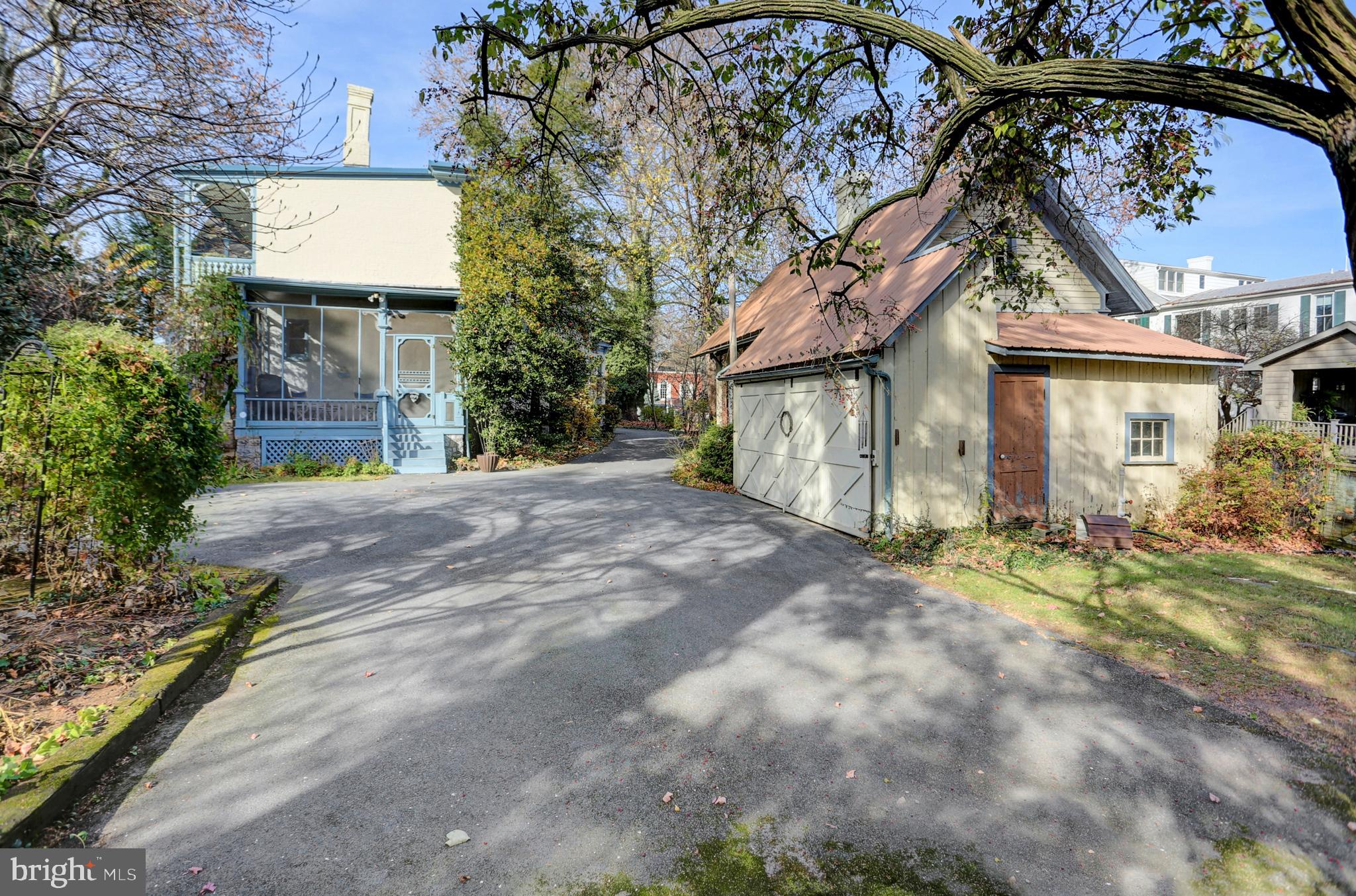 78 - 80 W King STREET