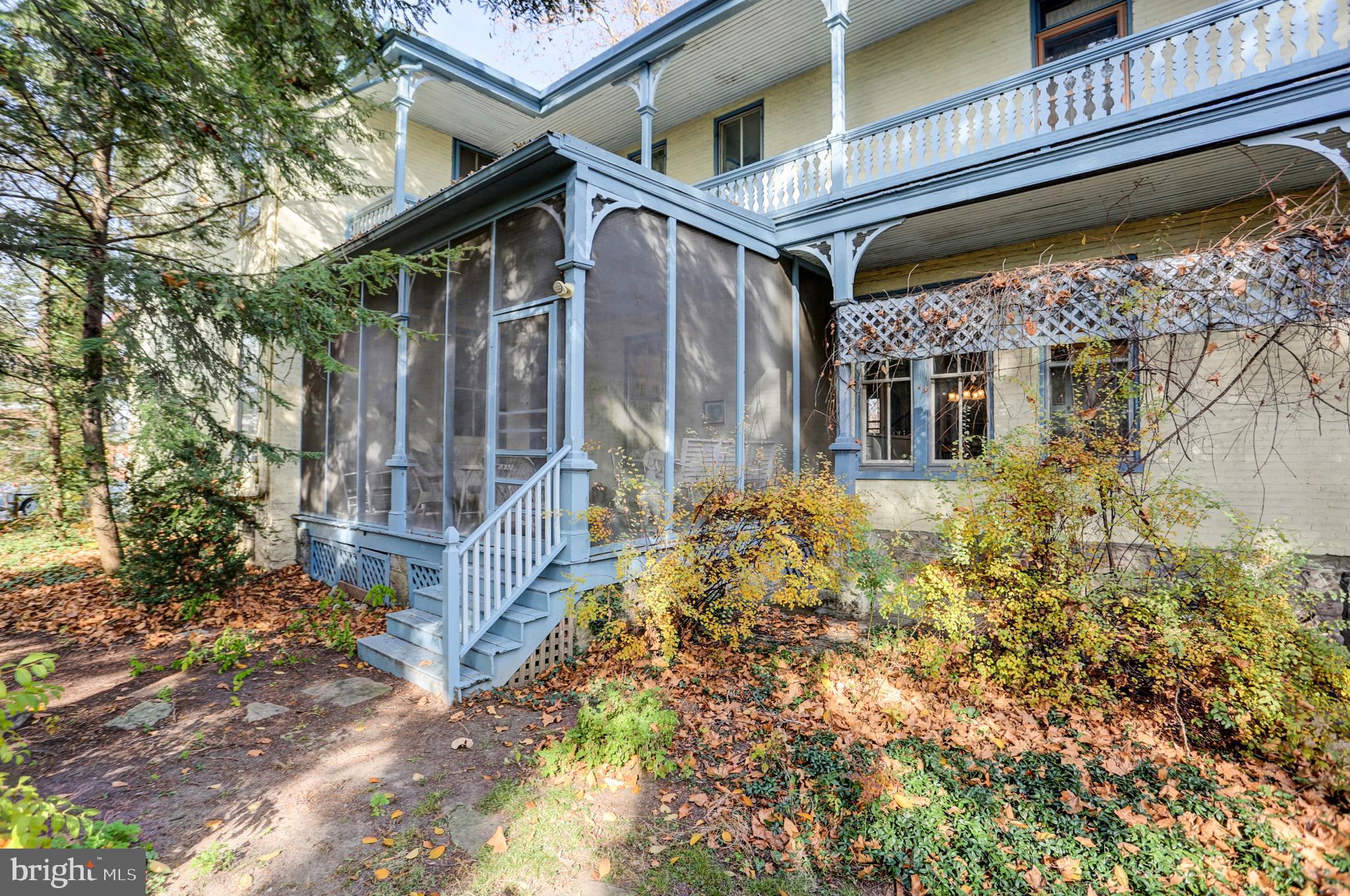 78 - 80 W King STREET