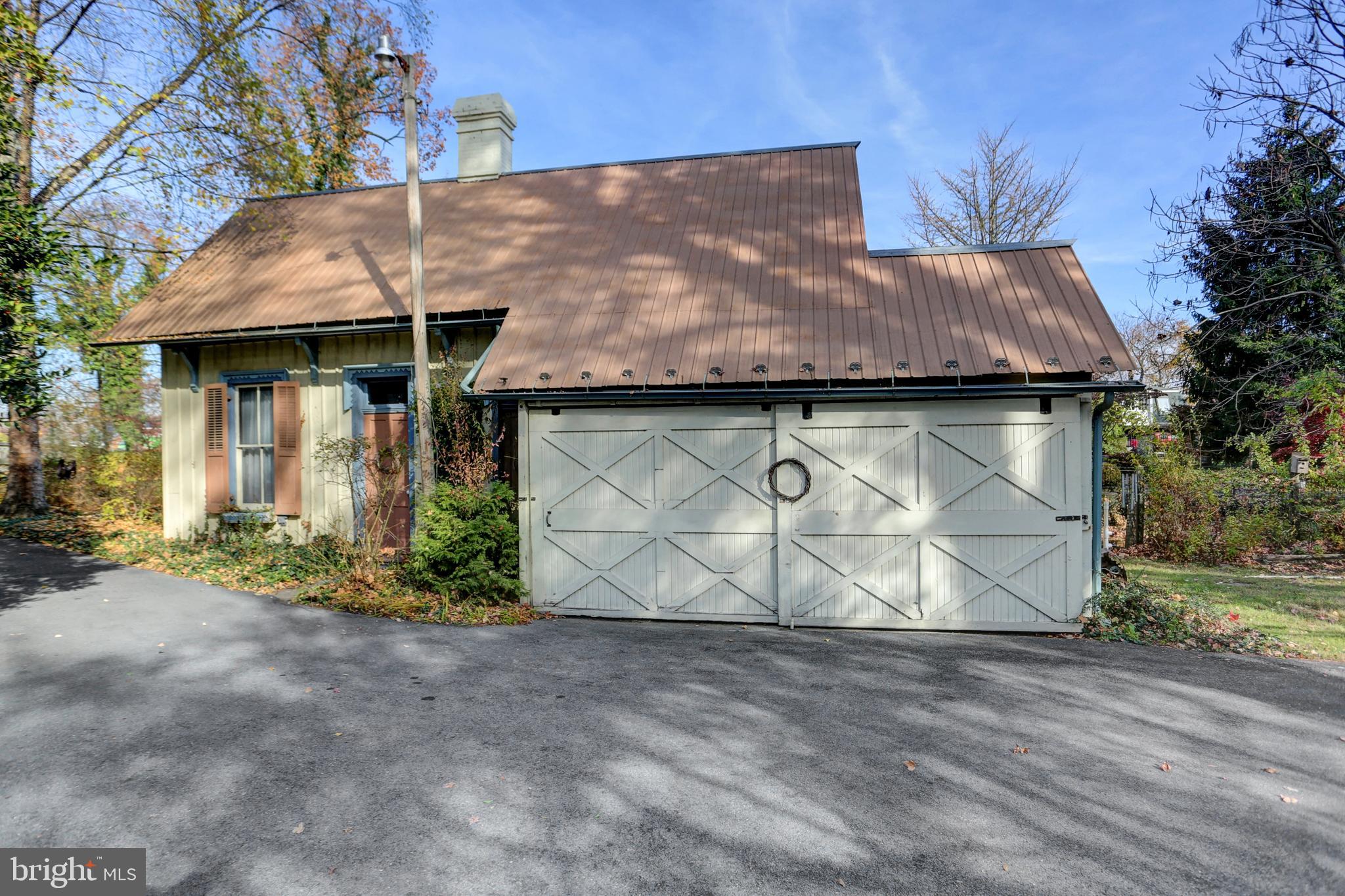 78 - 80 W King STREET