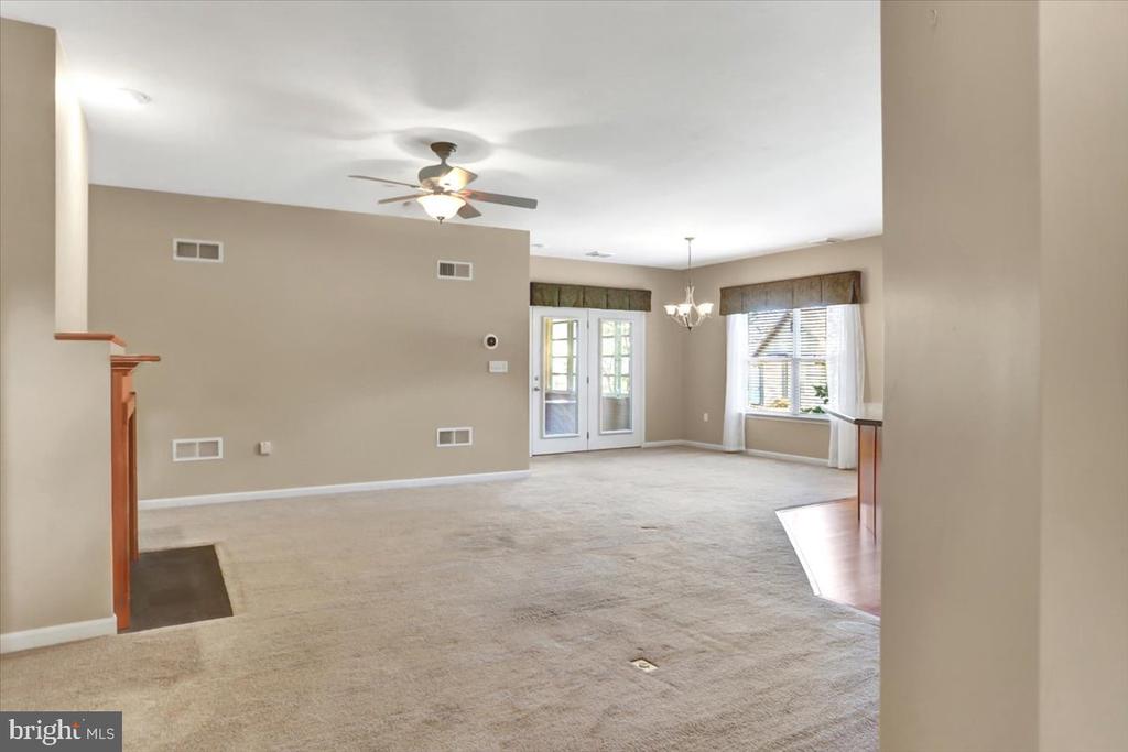 57 Lantern Ln