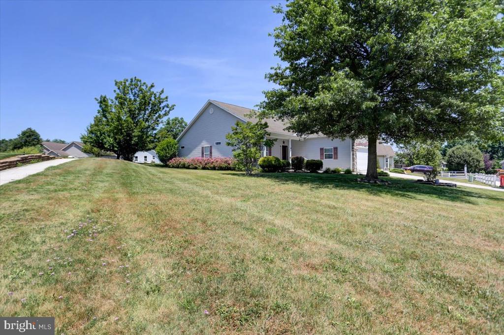57 Lantern Ln