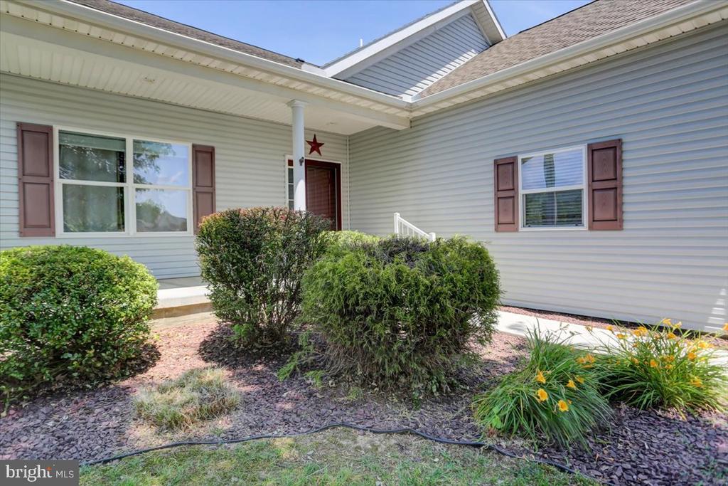 57 Lantern Ln