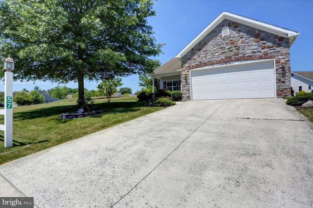 57 Lantern Ln