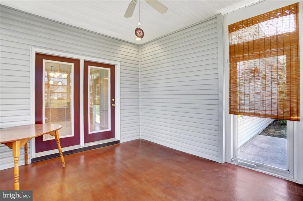 57 Lantern Ln