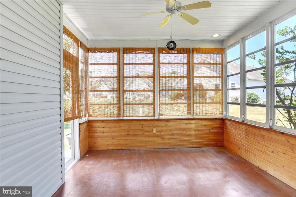 57 Lantern Ln