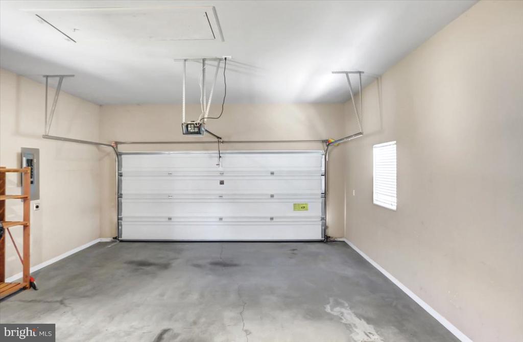 57 Lantern Ln