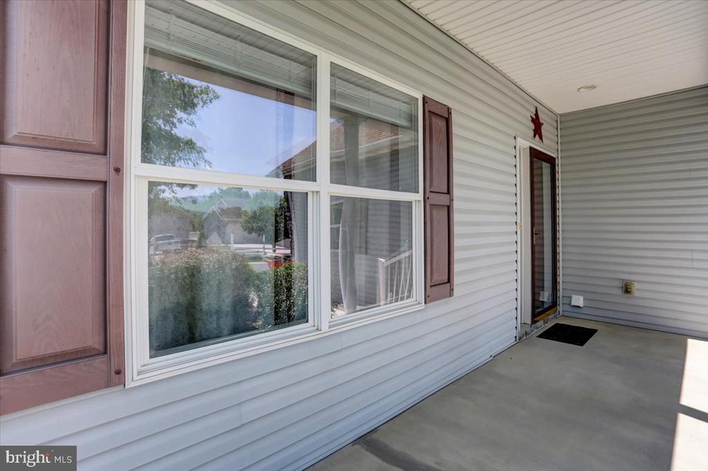 57 Lantern Ln