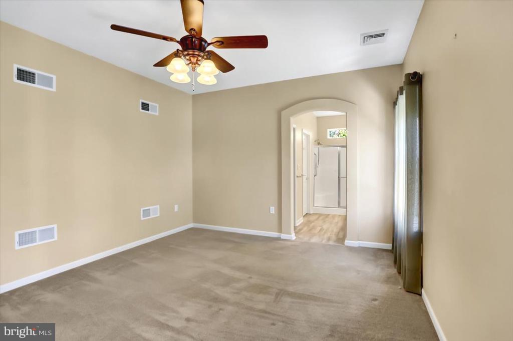 57 Lantern Ln