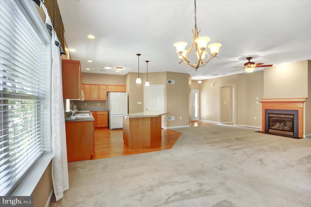 57 Lantern Ln
