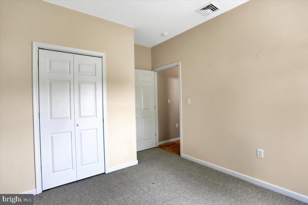 57 Lantern Ln