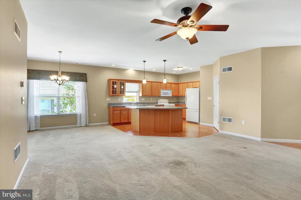 57 Lantern Ln