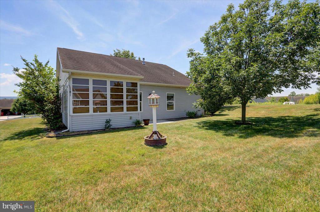 57 Lantern Ln