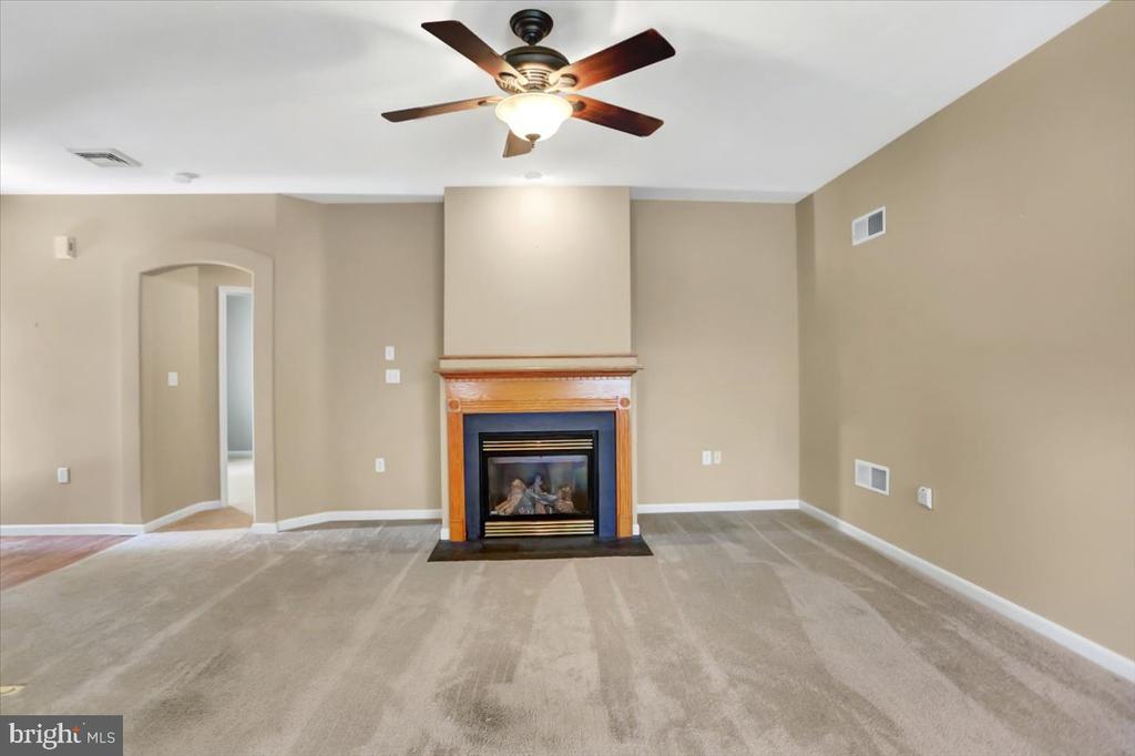 57 Lantern Ln