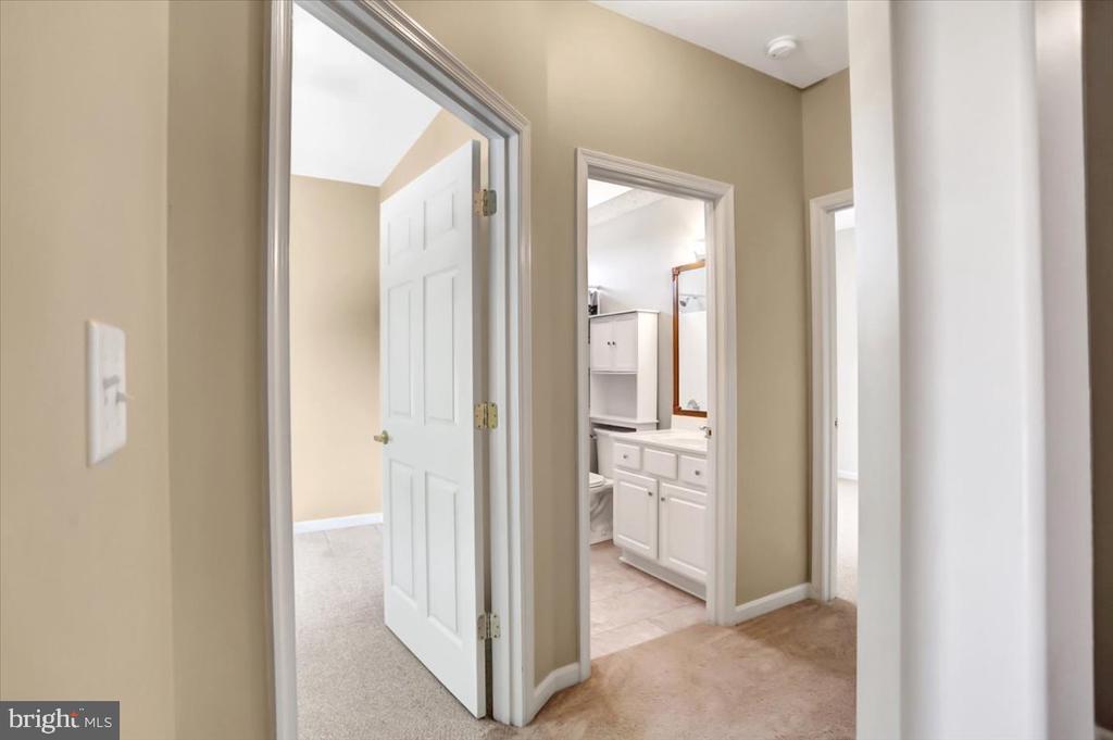 57 Lantern Ln