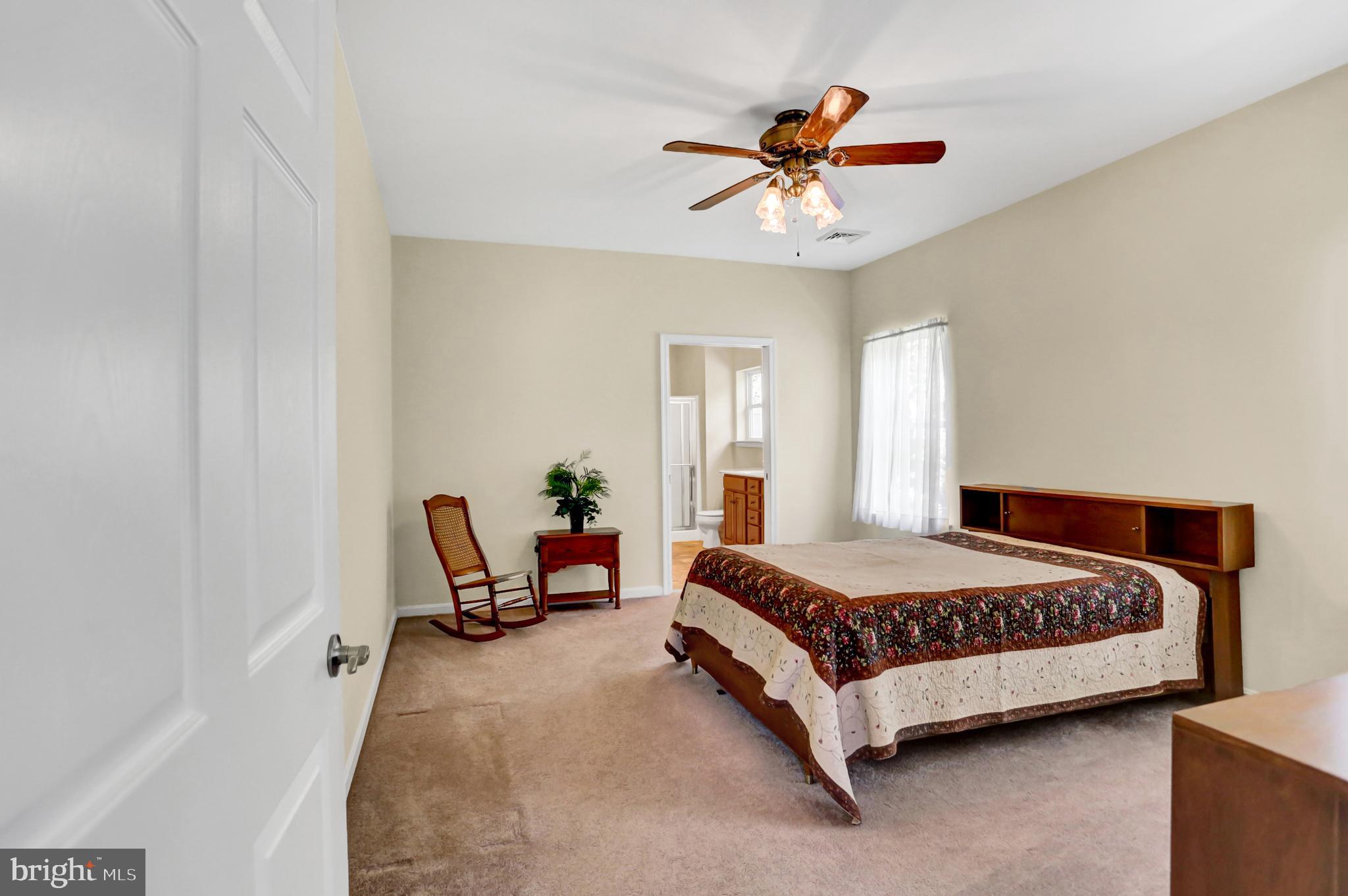 31 Colonial Ct