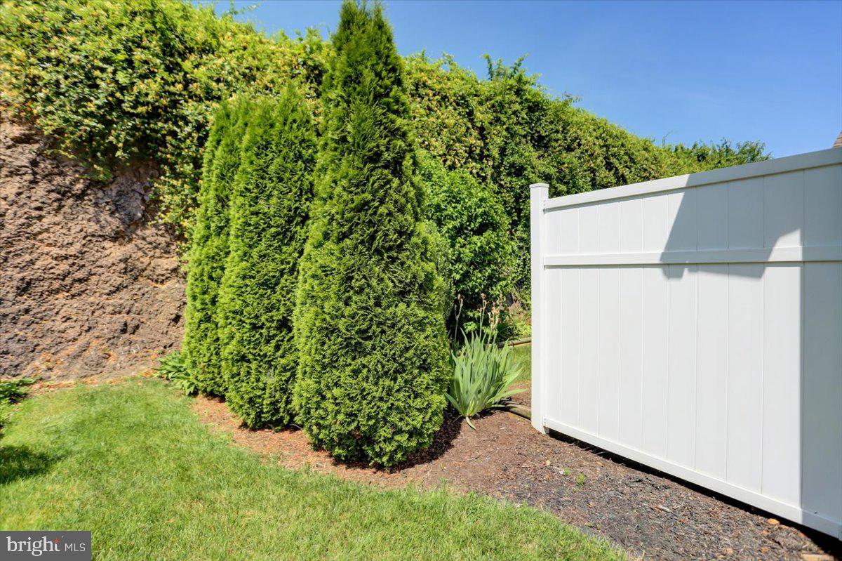 31 Colonial Ct