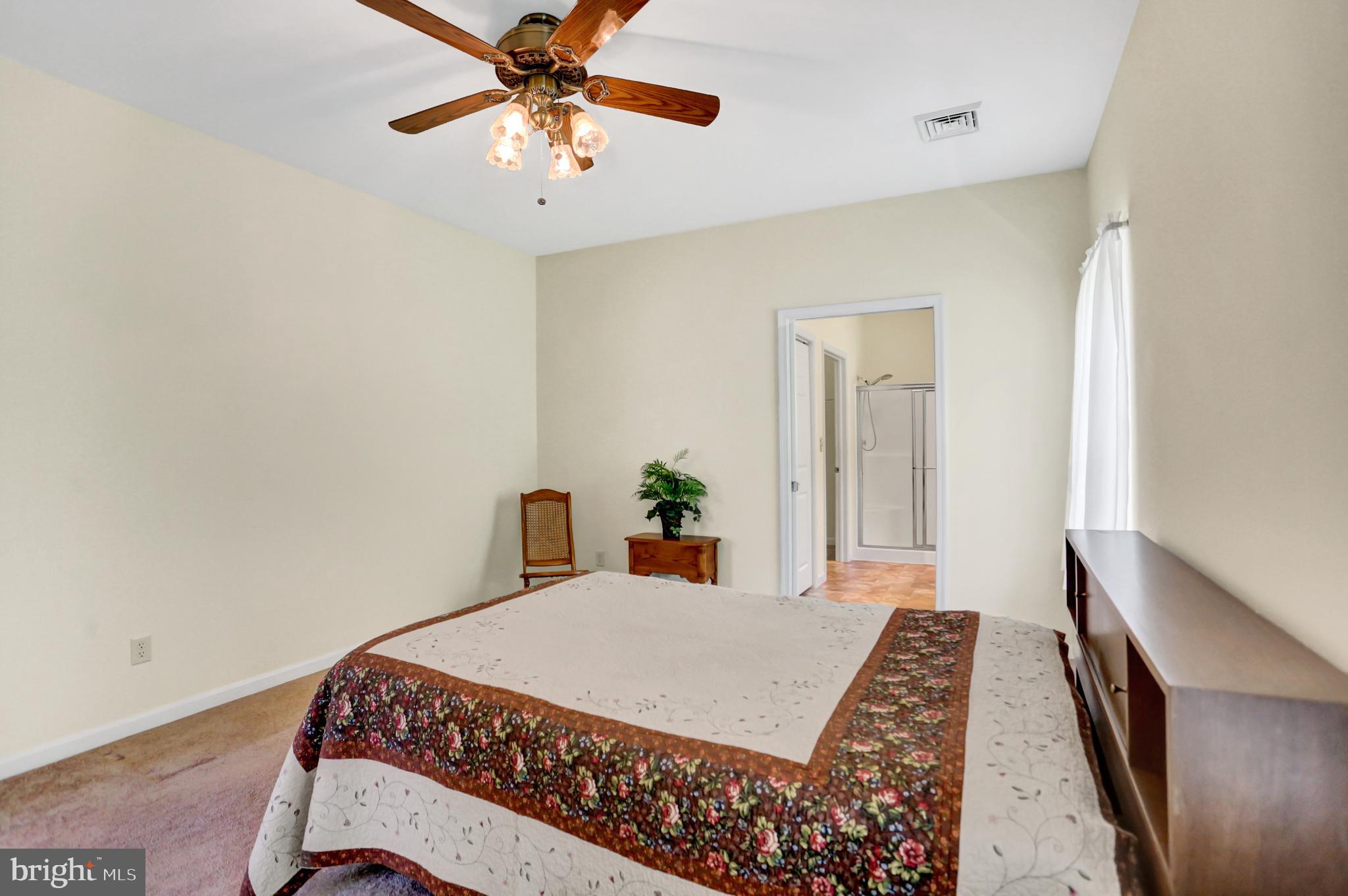 31 Colonial Ct