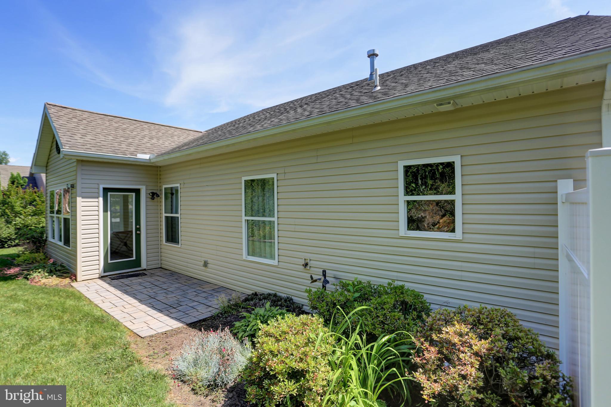 31 Colonial Ct