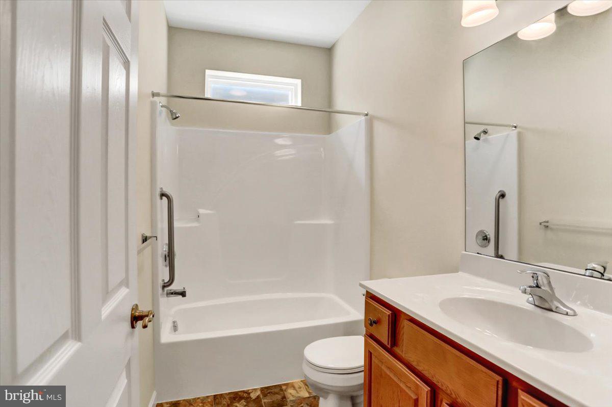 31 Colonial Ct