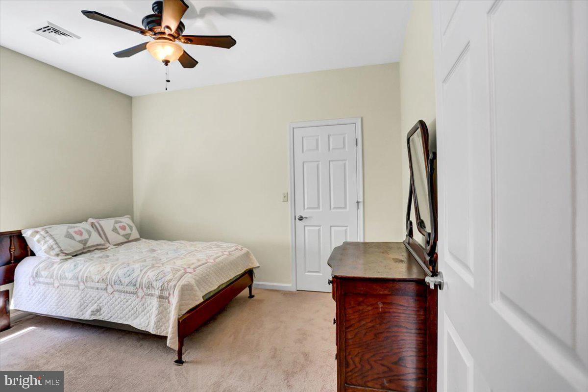 31 Colonial Ct