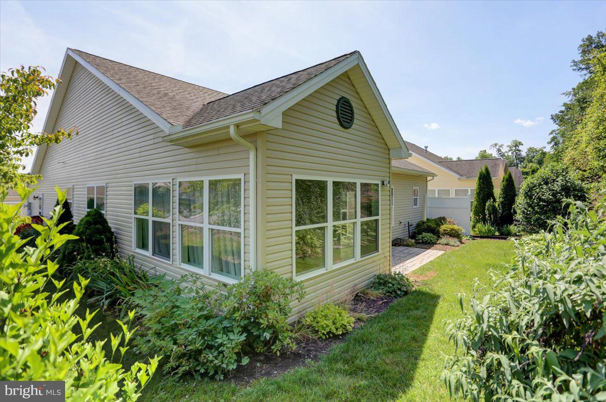 31 Colonial Ct