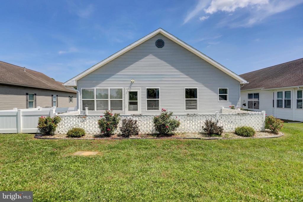 49 Lantern Ln