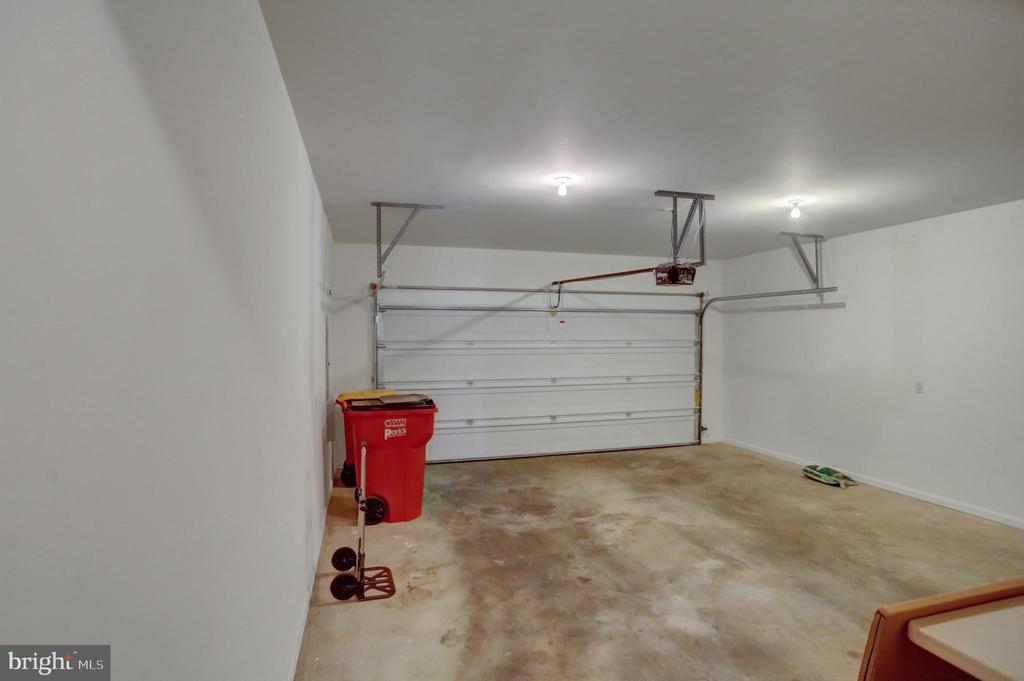 49 Lantern Ln