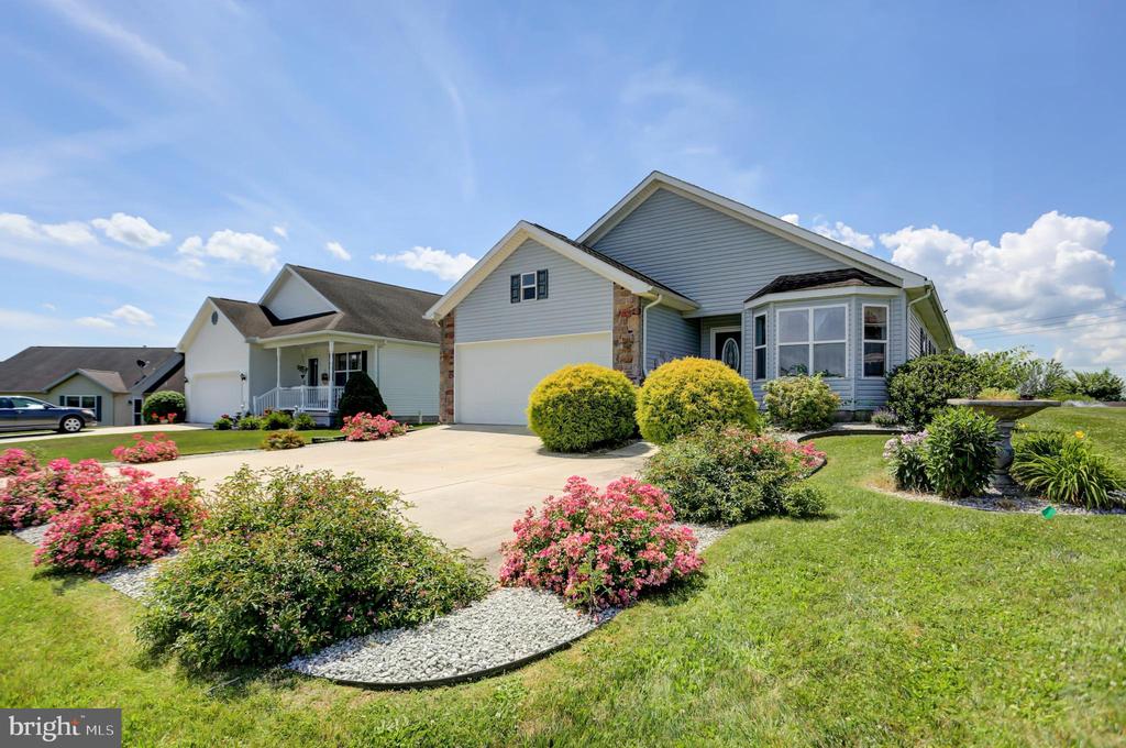 49 Lantern Ln