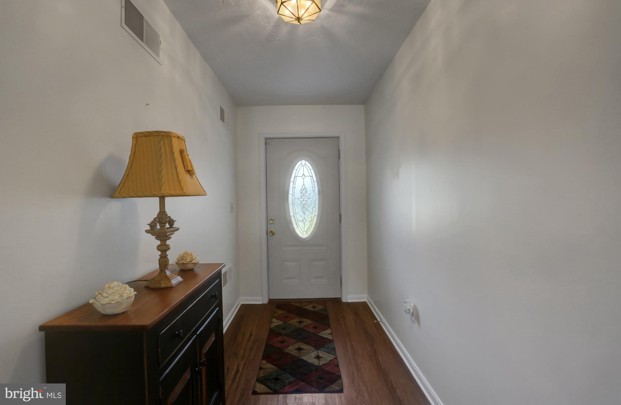 49 Lantern Ln