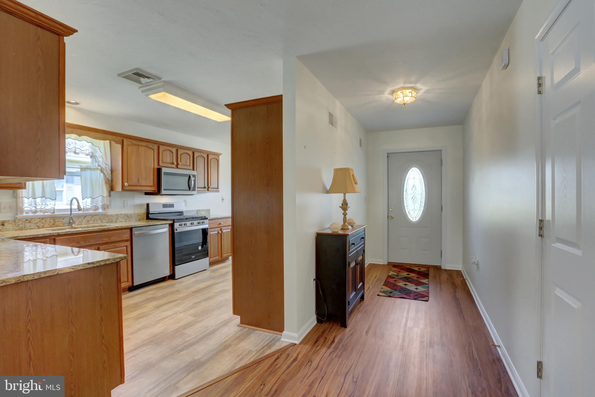 49 Lantern Ln